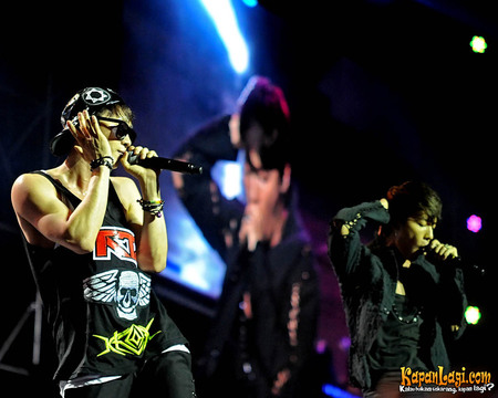 super_junior_k_pop_festival_music_bank_stadion_gelora_bung_karno_senayan_jakarta_09_maret_2013_2-20130310-002-bambang